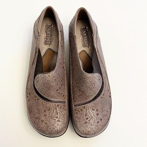 L’artiste Brankla Clogs